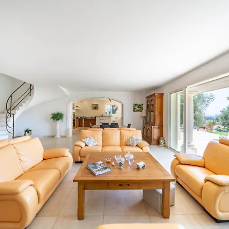 Super Cannes Villa *